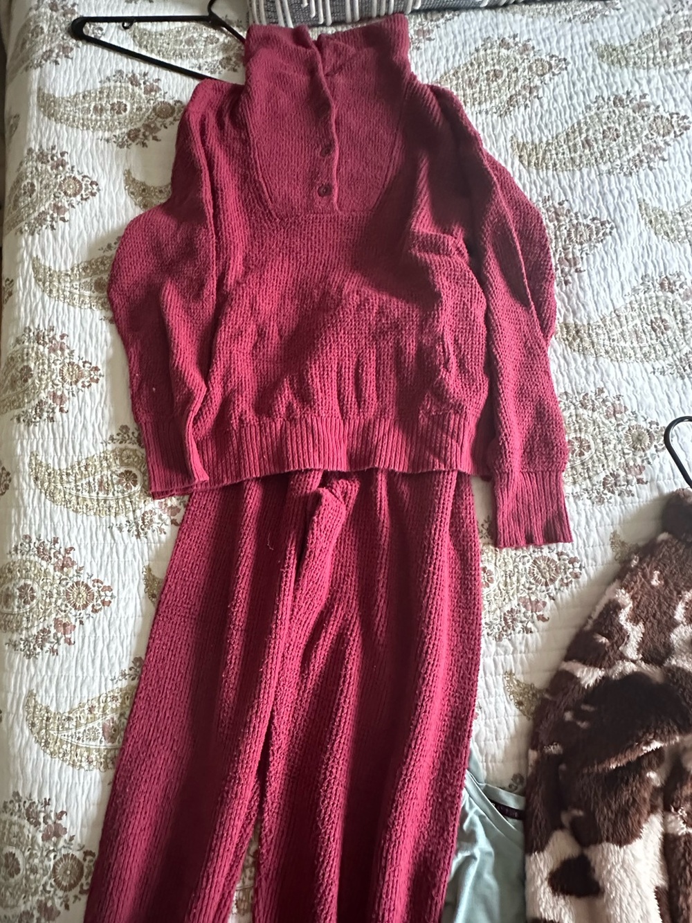 Cozy Ribbed Knit Sweater & Jogger Set - Berry Red
